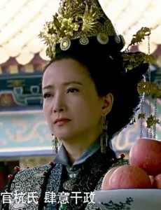 女医明妃传太后为什么赐毒酒杀谭允贤？关键时刻谁救下了谭允贤？