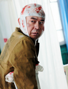 《我的爱情撞上了战争》大汉奸龚鹏的结局是什么？龚鹏死了吗？他是谁害死的？