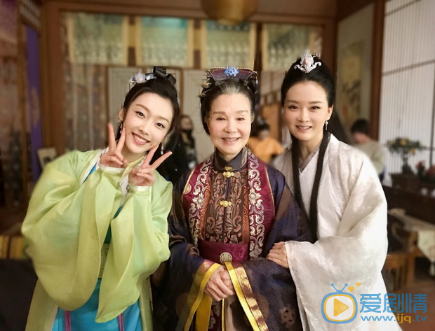 花谢花飞花满天片场照