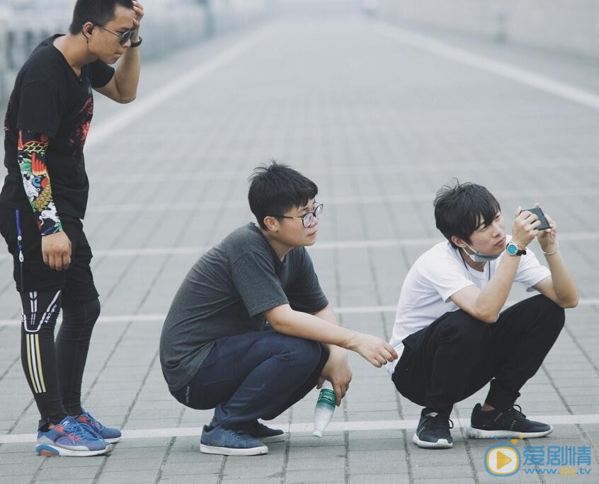 无法拥抱的你剧照
