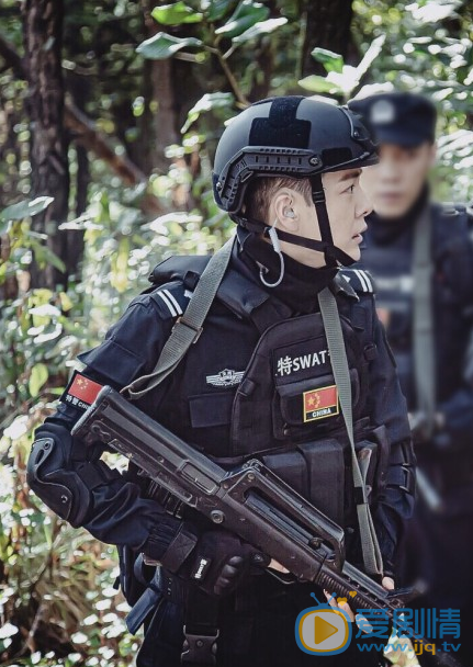战警剧照