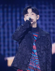 天赐的声音继萨顶顶，胡夏被评商演？