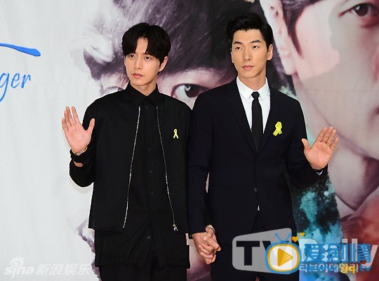 韩剧Doctor异乡人最新剧照 Doctor异乡人高清剧照 Doctor异乡人 剧情介绍  朴海镇、张亮 4月29日，韩剧《Doctor异乡人》在首尔举行发布会，李钟硕，朴海镇等演员出席。中国模特张亮亦现身活动，与朴海镇牵手亮相。