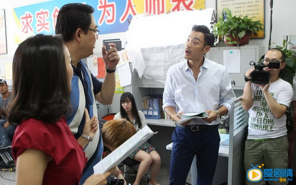 酷爸俏妈片场照
