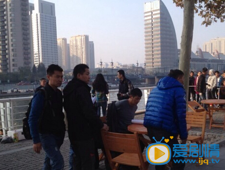  姐是浪漫性情人片场照