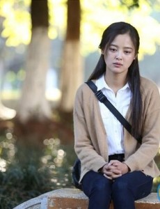 拥抱星星的月亮夏明月是不是夏立生的女儿？谁才是真正的夏明月？