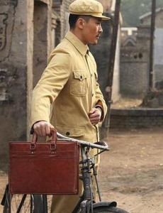 英雄戟之影子战士中王梓亭的身份是怎么被发现的？王梓亭是吕望玉吗？