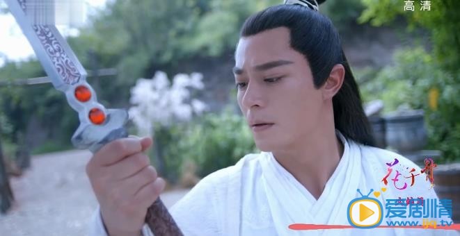 《花千骨》中花千骨为什么召唤悯生剑？花千骨让白子画用悯生剑的意图是什么？