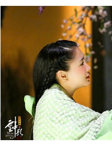 云中歌热播 baby遭杜淳强吻