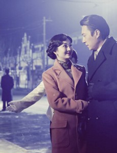 伪装者明楼为救弟弟明台色诱汪曼春