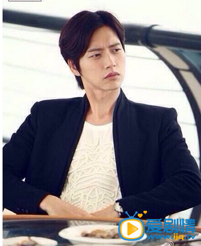 远得要命的爱情剧照