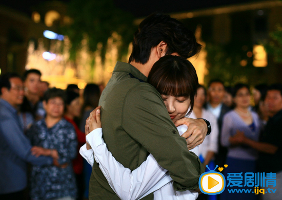 远得要命的爱情剧照