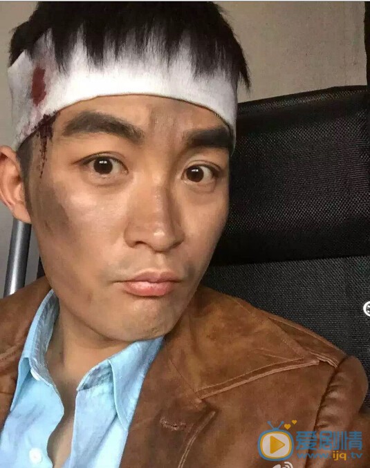 红旗漫卷西风片场照