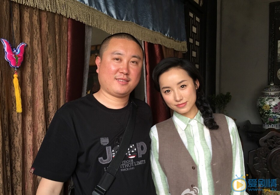 红旗漫卷西风片场照