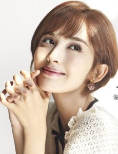 柠檬初上妙妙是宁小檬的亲生女儿吗？宁小檬为什么要丢下女儿消失八年？宁小檬八年去了哪里？