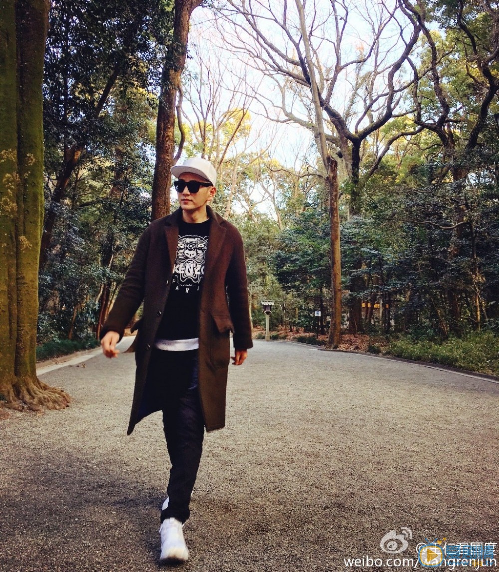 翻译官周南扮演者王仁君生活照欣赏
