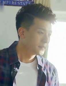 柠檬初上第10集出现的抓小偷的女孩是谁？郑磊怎么被误会成小偷了？