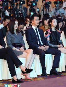 杨幂黄轩亮相《亲爱的翻译官》发布会 “加菲夫妇”现场毒舌金句频出
