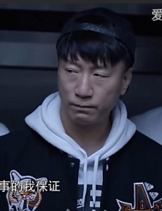 好先生第25集中陆远和甘敬结束惜别时响起的插曲叫什么名字？谁唱的？