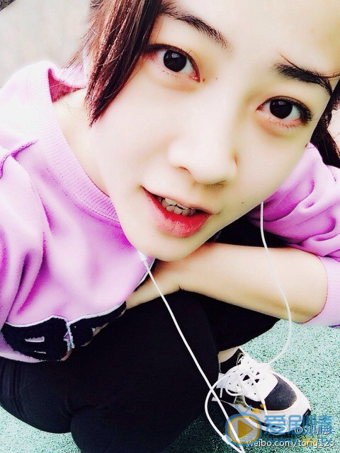 电视剧麻雀中柳美娜扮演者刘珈彤生活照