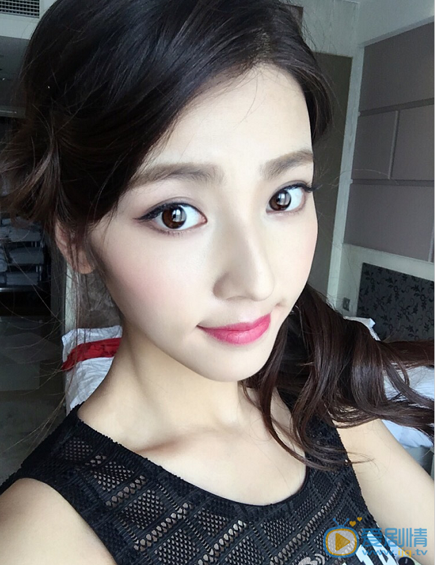  微微一笑很倾城孟逸然是谁扮演的？孟逸然扮演者马春瑞个人资料及写真生活照欣赏