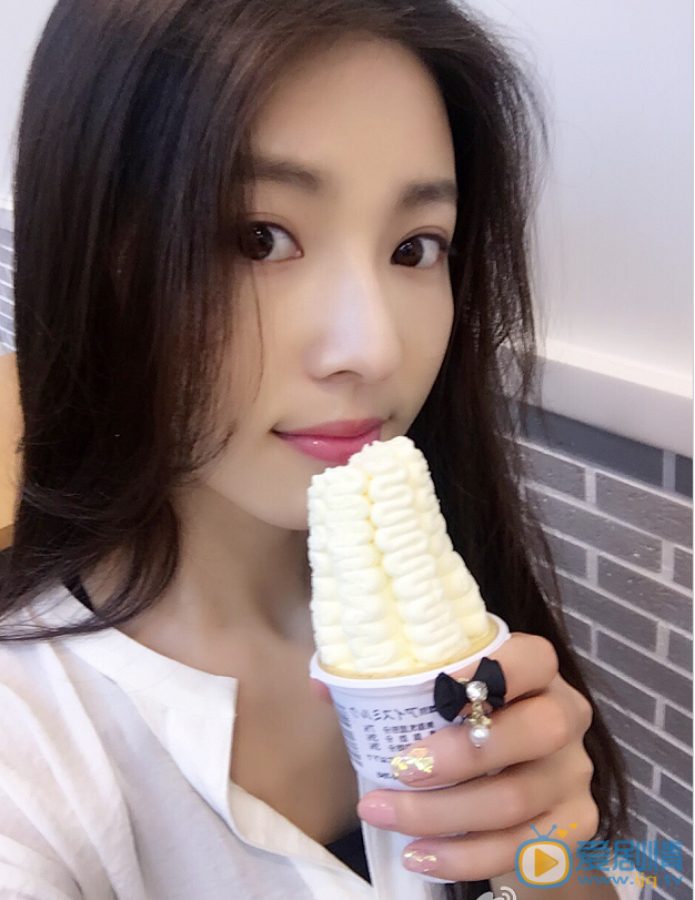  微微一笑很倾城孟逸然是谁扮演的？孟逸然扮演者马春瑞个人资料及写真生活照欣赏