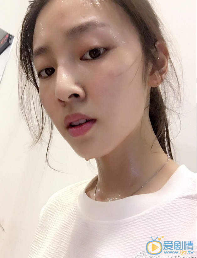  微微一笑很倾城孟逸然是谁扮演的？孟逸然扮演者马春瑞个人资料及写真生活照欣赏