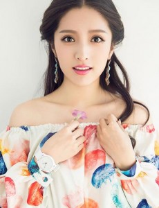 爱情万万岁朱丽娅是谁扮演的？朱丽娅扮演者潘辰个人简介、生活照及写真欣赏