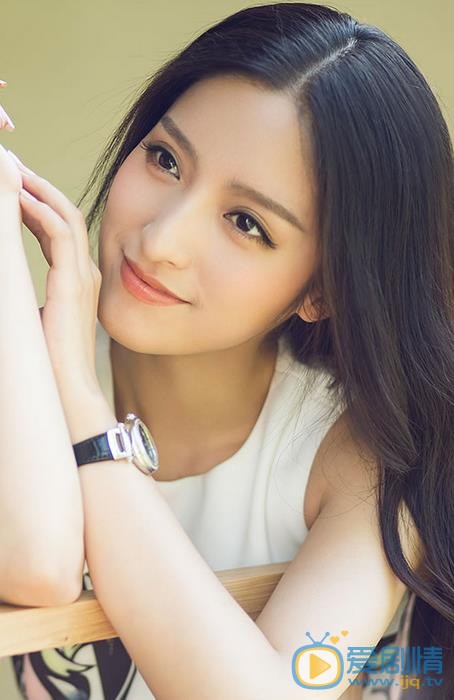 爱情万万岁朱丽娅是谁扮演的？朱丽娅扮演者潘辰个人简介、生活照及写真欣赏