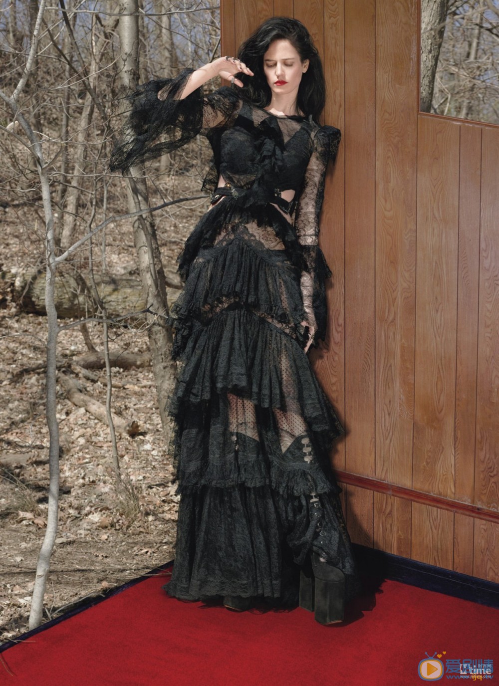 佩小姐的奇幻城堡伊娃·格林登W杂志封面展邪性魅惑  获称蒂姆波顿的新“缪斯”