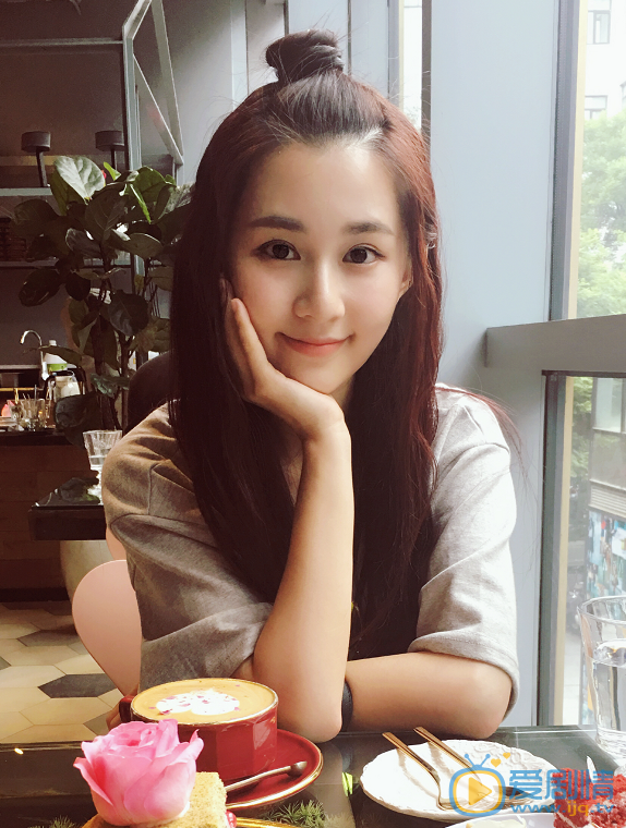  微微一笑很倾城小雨妖妖是谁演的？小雨妖妖扮演者刘颖伦个人资料及写真生活照欣赏