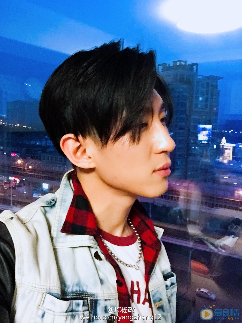 电视剧麻雀扮演者扁头扮演者杨政写真生活照欣赏