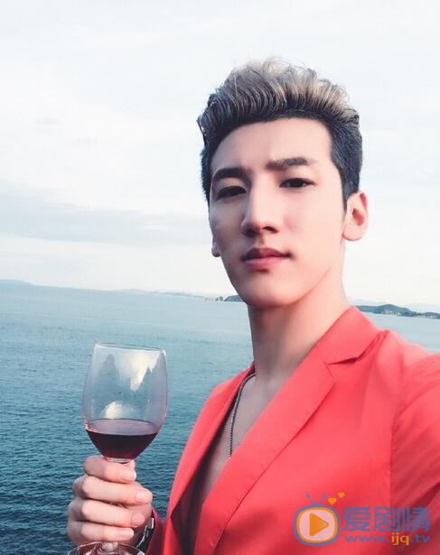 偶滴歌神啊3中扮演二爷的选手是谁?选手李欣雨是音痴吗?李欣雨个人资料介绍