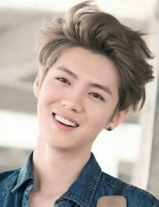 重返20岁里杨子珊唱歌是真唱吗，唱的是什么歌曲