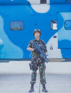 真正男子汉女兵二班班长是谁？女兵二班班长教官王威个人资料介绍