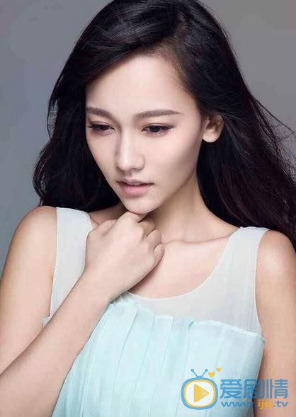 美人为馅辛佳是谁扮演的？辛佳扮演者孙骁骁个人资料、写真及生活照欣赏