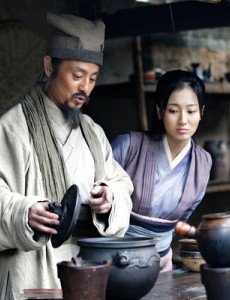 电影绣春刀中丁修后来为什么要帮张震杀赵敬忠呢？