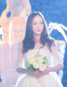 放弃我抓紧我曝“婚纱”剧照 陈乔恩身披唯美婚纱气场全开