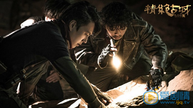  鬼吹灯之精绝古城胡八一祖传的书是什么？从哪里来的？