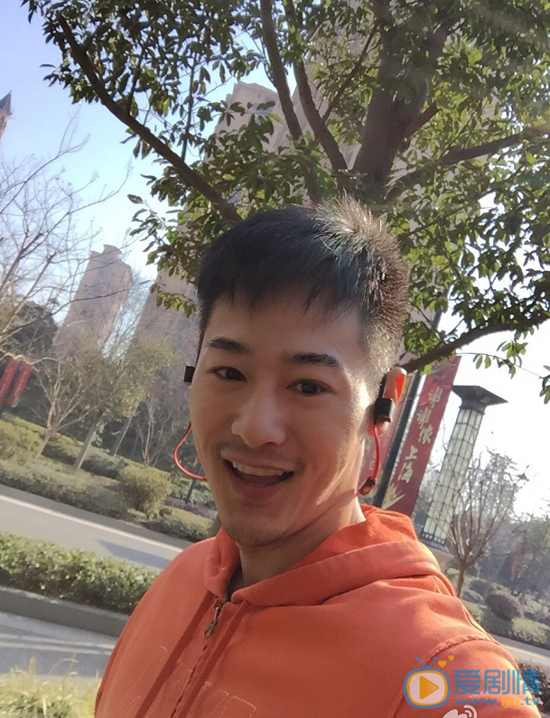 放弃我抓紧我康星是谁演的？康星扮演者亓航个人资料简介