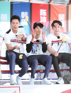 二十四小时陈坤“怒踩”大张伟 韩庚不慎落海