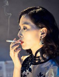 黎明决战将播 刘诗诗旗袍叼烟剧照曝光 这样的诗诗有点帅