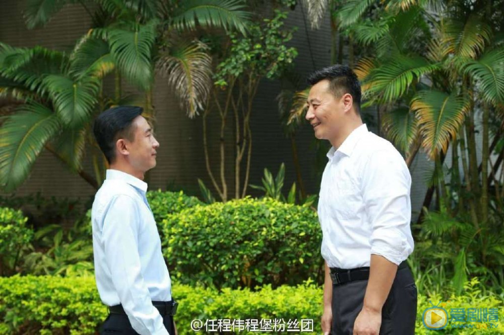 脊梁剧照
