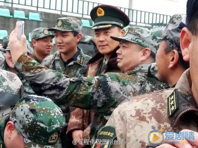 脊梁剧照