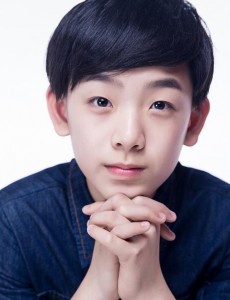 因为遇见你幼年李云恺是谁扮演的？幼年李云恺扮演者黄天崎个人资料及写真生活照欣赏