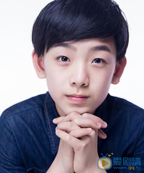 因为遇见你幼年李云恺是谁扮演的？幼年李云恺扮演者黄天崎个人资料及写真生活照欣赏