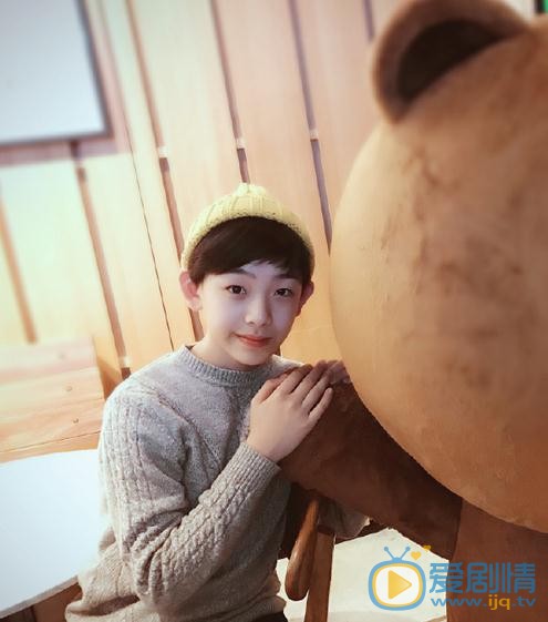 因为遇见你幼年李云恺是谁扮演的？幼年李云恺扮演者黄天崎个人资料及写真生活照欣赏