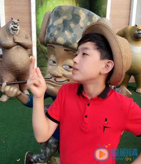 因为遇见你幼年李云恺是谁扮演的？幼年李云恺扮演者黄天崎个人资料及写真生活照欣赏