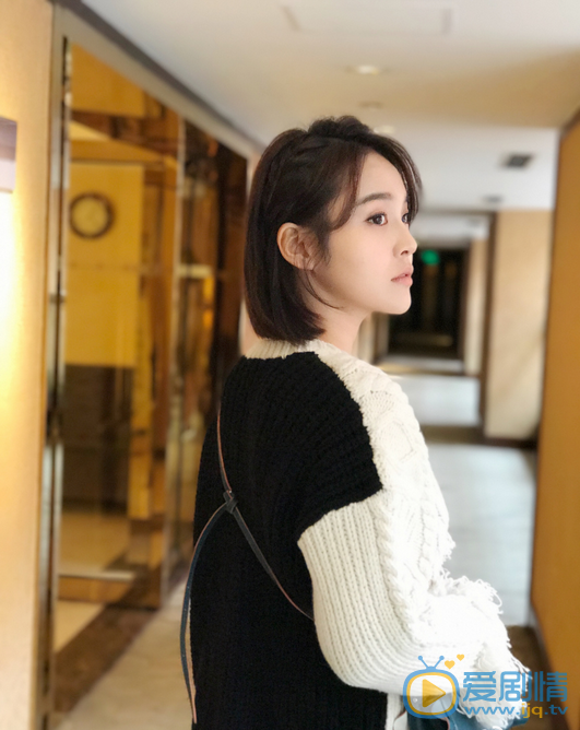 鸡毛飞上天邱岩是谁演的？邱岩扮演者张佳宁个人资料及生活写真照欣赏