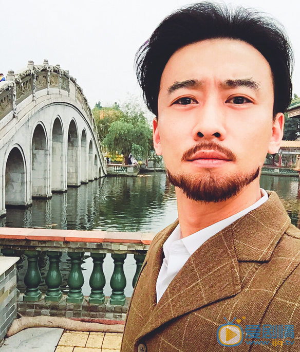  鸡毛飞上天王大山是谁演的？王大山扮演者郑奇个人资料简介